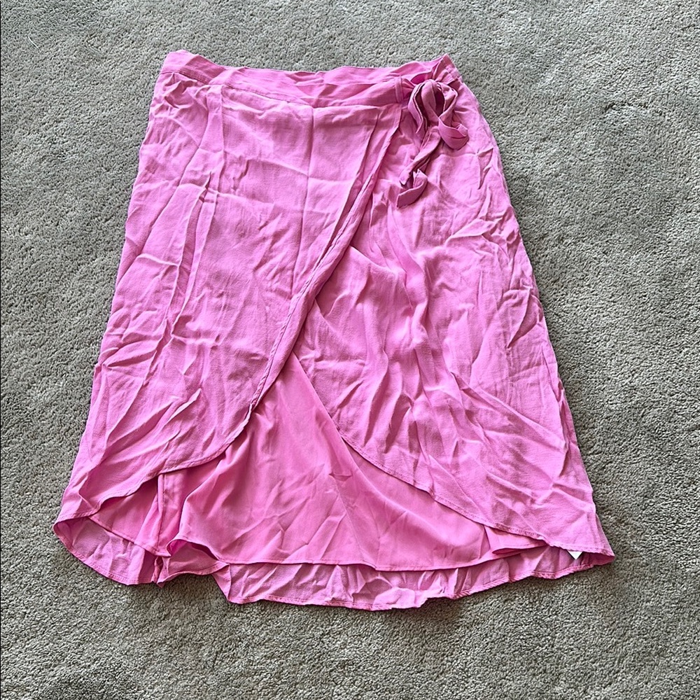 American Eagle Pink asymmetrical high low skirt
